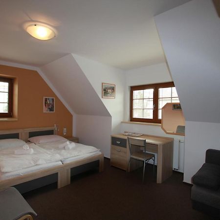 Hostinec A Penzion Dolni Dvur Verovice Exterior foto