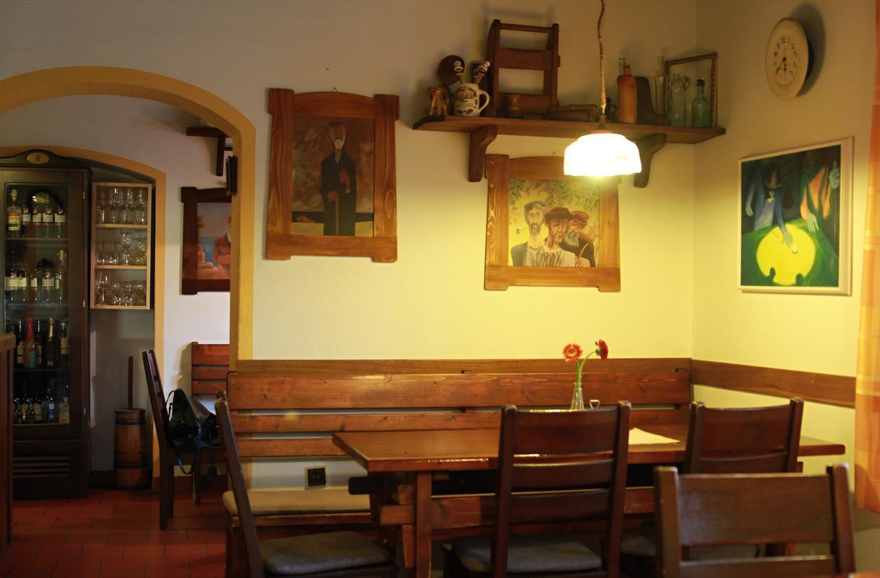 Hostinec A Penzion Dolni Dvur Verovice Exterior foto